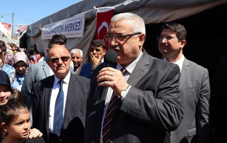 Açık Artırmaya Çıkarılan Deve 60 Bin Liraya Satıldı G5