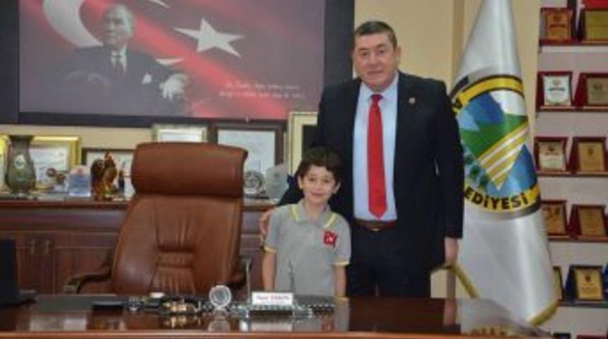 Başkan Tekin’den 23 Nisan Ulusal Egemenlik Ve Çocuk Bayramı Mesajı