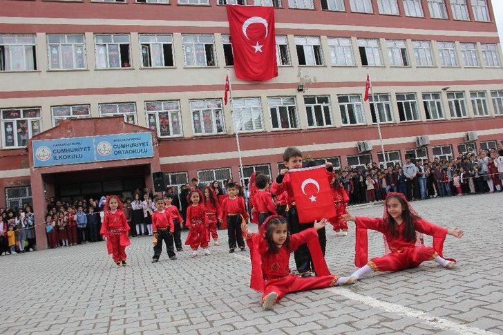 Şemdinli’de 23 Nisan Coşkusu G3