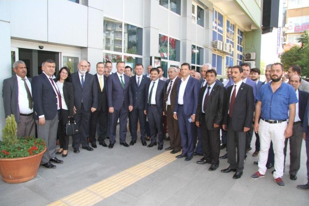 Cumhur İttifakı&rsquo;nın Isparta Kurmayları Mhp&rsquo;li Belediyede Bayramlaştı