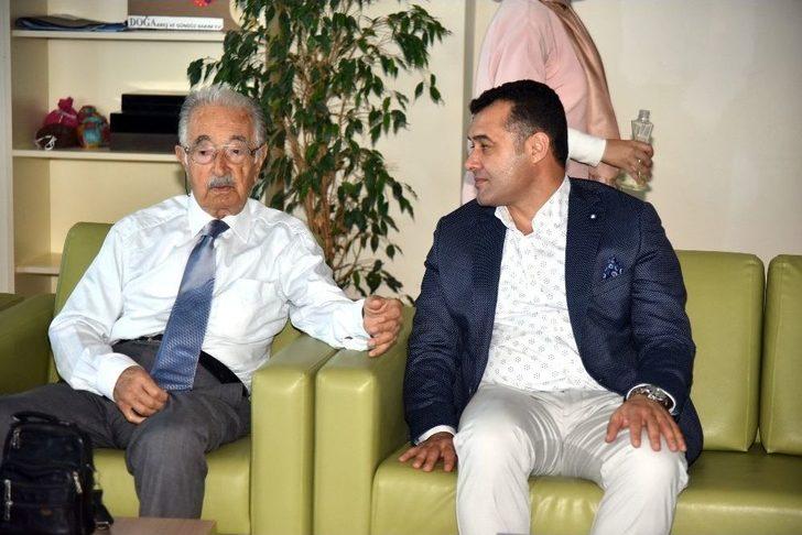 Başkan Yücel, Vatandaşlarla Bayramlaştı G2