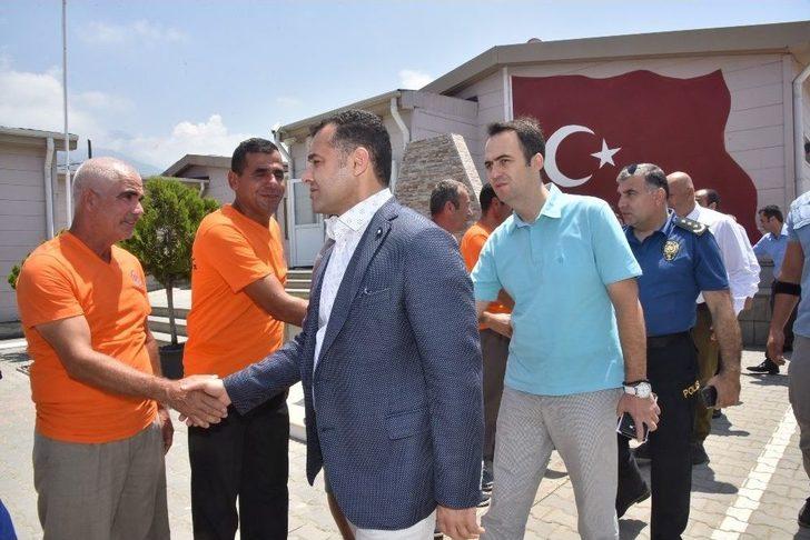 Başkan Yücel, Vatandaşlarla Bayramlaştı G4