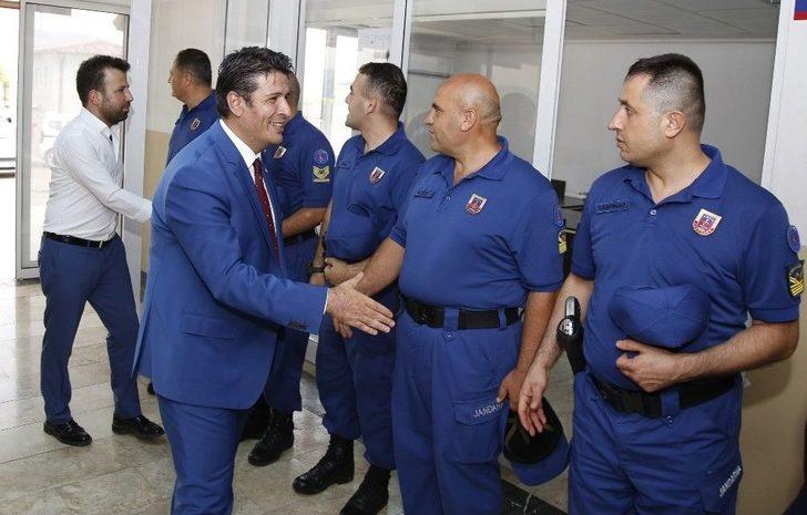 Döşemealtı Protokolü Halkla Bayramlaştı G1