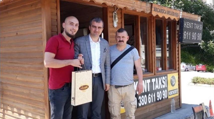 Belediye Başkanı C&uuml;neyt Yemenici Taksici Esnafını Ziyaret Etti