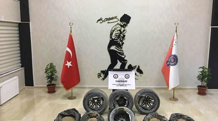 Aracın Lastiklerinden 25,5 Kilo Eroin &Ccedil;ıktı
