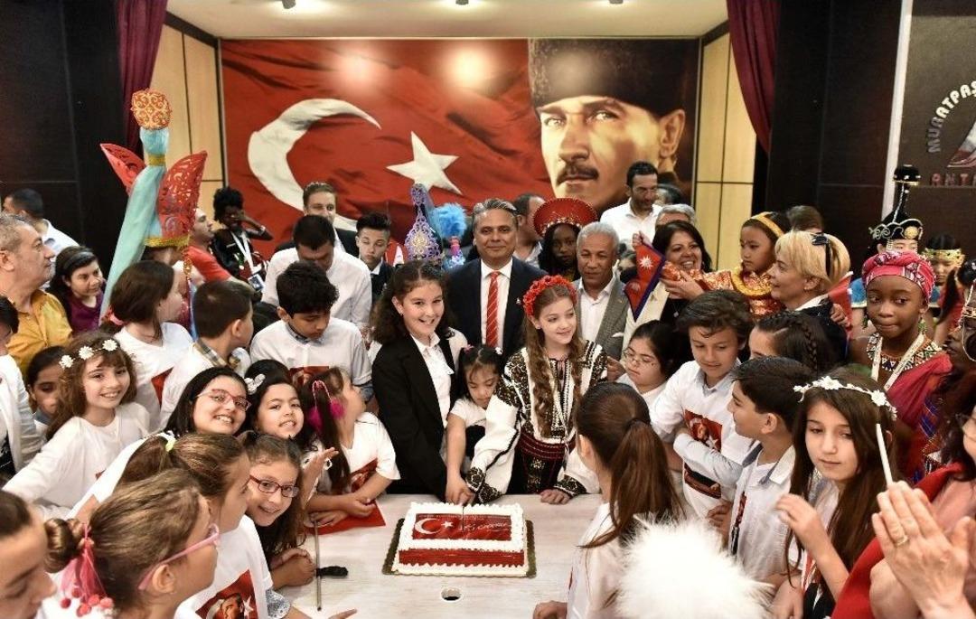 15 &Uuml;lkenin &Ccedil;ocukları Muratpaşa Uluslararası &Ccedil;ocuk Meclisinde Buluştu