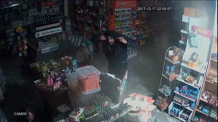 Kına Gecesinde Marketi, Pompalı Tüfekli Hırsızlarca Soyuldu G1