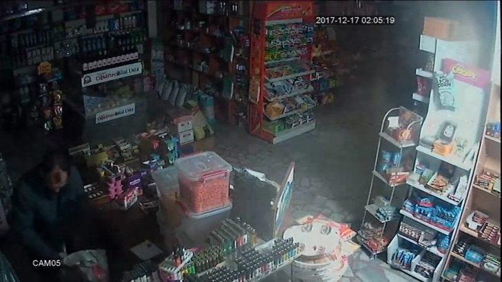 Kına Gecesinde Marketi, Pompalı Tüfekli Hırsızlarca Soyuldu G5