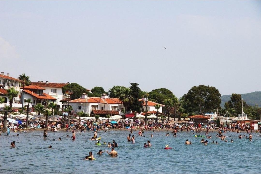 Muğla&rsquo;da Sahillerde Bayram Yoğunluğu