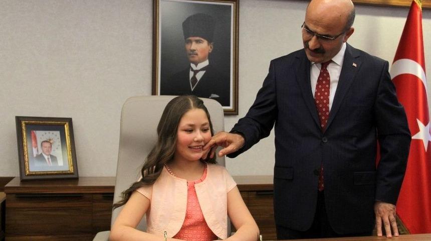 &Ccedil;ocuk Vali, Başkandan "parkların G&uuml;venli Olmasını" İstedi