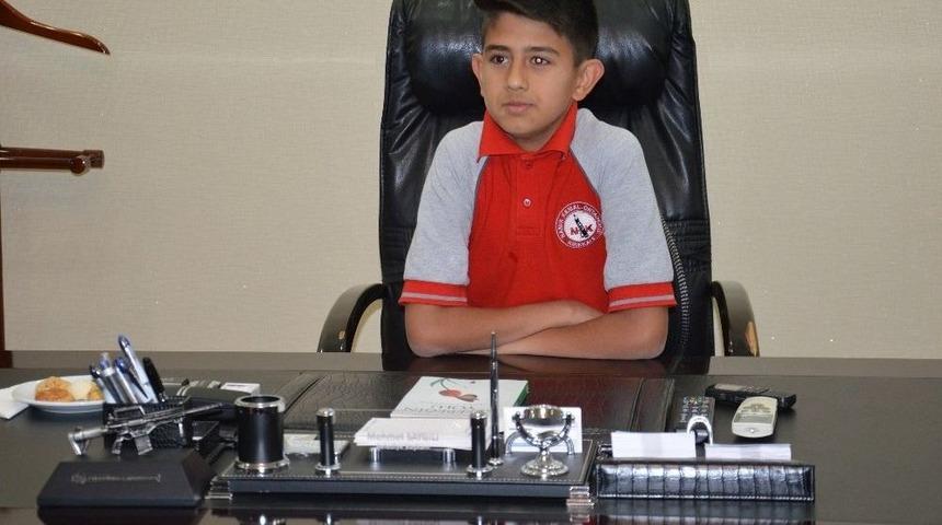 Minik Başkandan &Ccedil;ekirdek Uyarısı