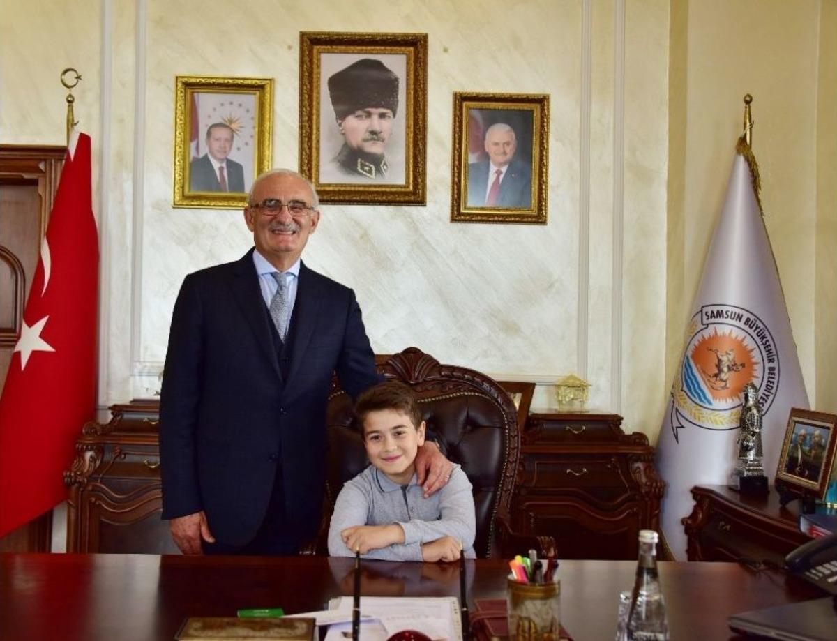 Başkan Yılmaz Koltuğunu &Ccedil;ocuklara Bıraktı