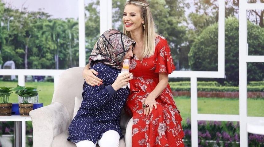 Canlı Yayında Hamile Olduğunu &Ouml;ğrenen Kadın Heyecandan Bayıldı
