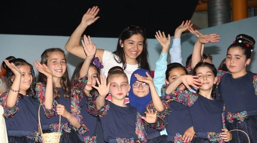 23 Nisan Etkinliklerinde İşitme Engelliler İ&ccedil;in Konser Verdiler