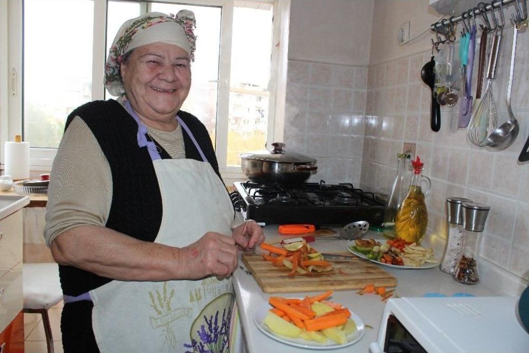 76&rsquo;lık Youtuber Saniye Anne