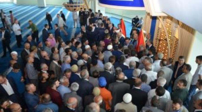 Erzincan Da Bayramlaşma T&ouml;reni