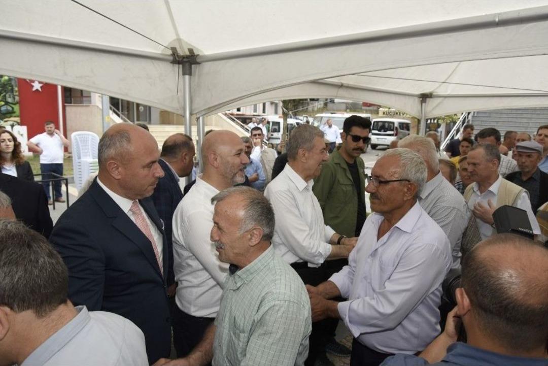 Tekkek&ouml;y Meydanda Bayramlaştı