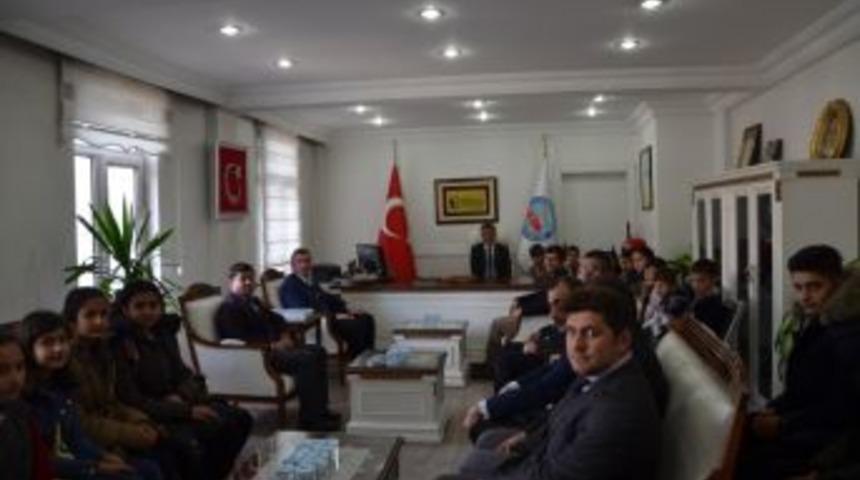 Başarılı Sporculardan Kaymakam &Ouml;zkan&rsquo;a Ziyaret