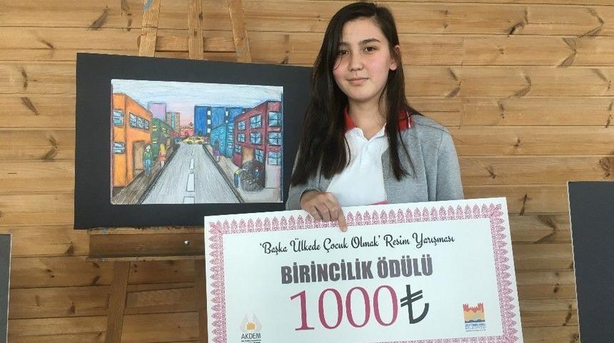 &Ccedil;ocuklar Kendi Eserleriyle Başka &Uuml;lkede &Ccedil;ocuk Olmayı Anlattı