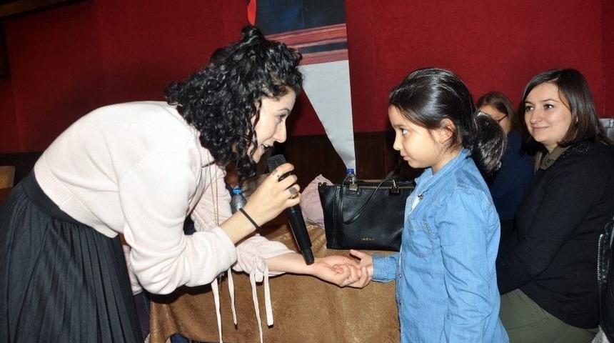 Yaşam Ko&ccedil;u Hacer B&uuml;lb&uuml;l; &ldquo;televizyon İzlemek Yerine Kitap Okuyalım&rdquo;