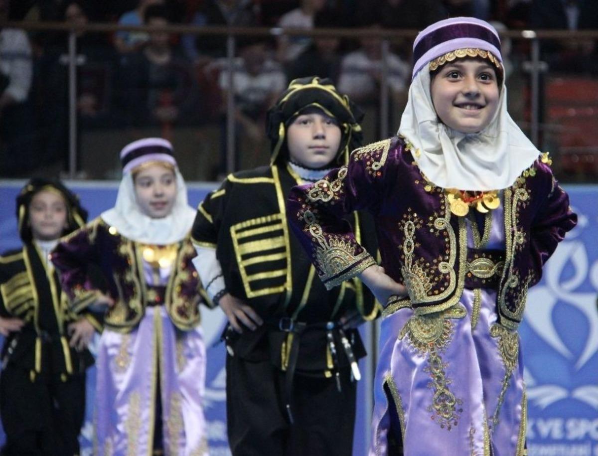 &Ccedil;ocukların G&ouml;sterisi B&uuml;y&uuml;k İlgi G&ouml;rd&uuml;