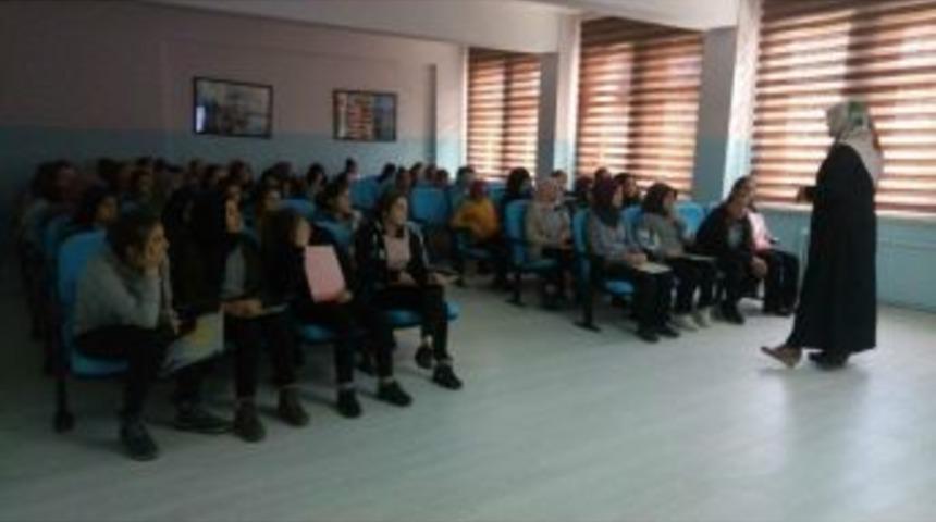 Lise &Ouml;ğrencilerine Kişisel Gelişim Semineri