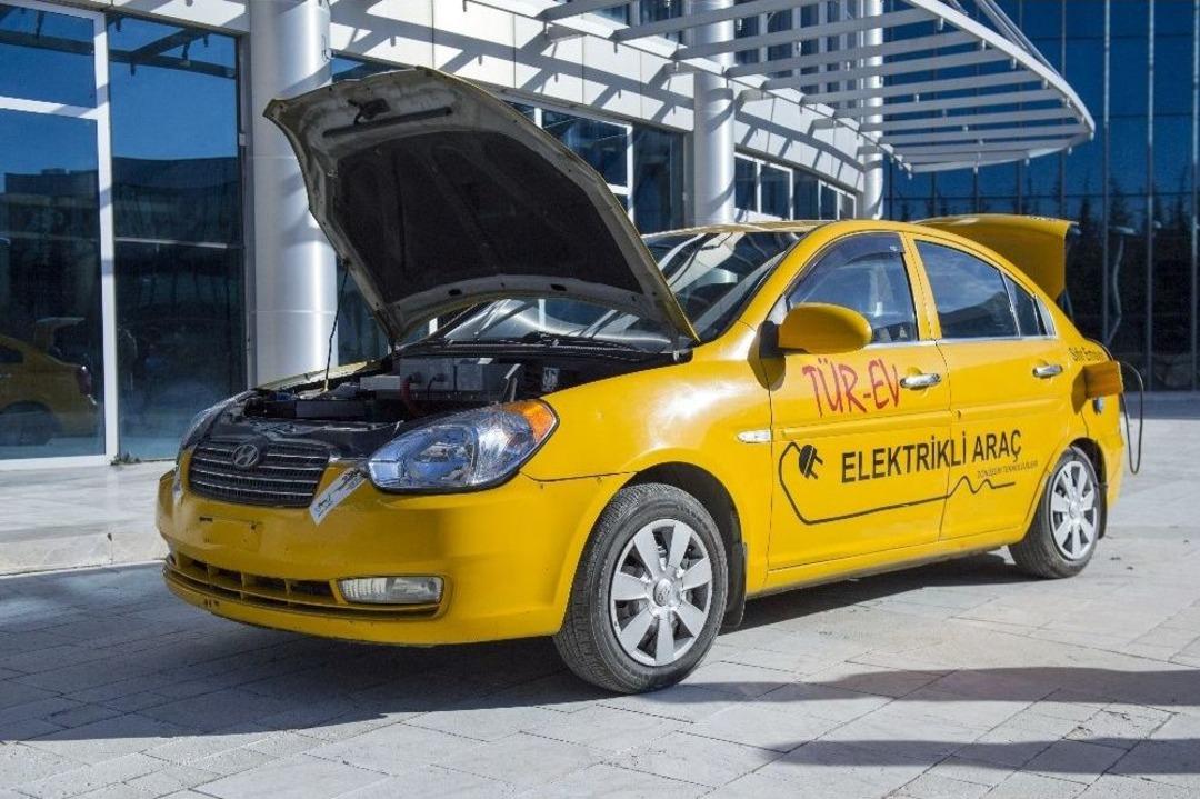 (&ouml;zel) T&uuml;rkiye&rsquo;de İlk Elektrikliye D&ouml;n&uuml;şt&uuml;r&uuml;len Otomobil &lsquo;t&uuml;r-ev&rsquo;, &Ouml;ğrenciler G&ouml;z&uuml;yle Tekrar Şekillenecek
