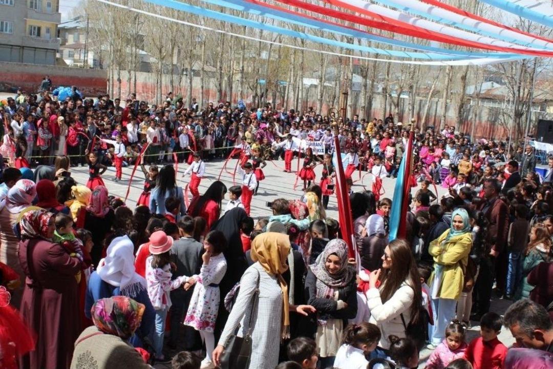 &Ccedil;aldıran&rsquo;da 23 Nisan Coşkusu