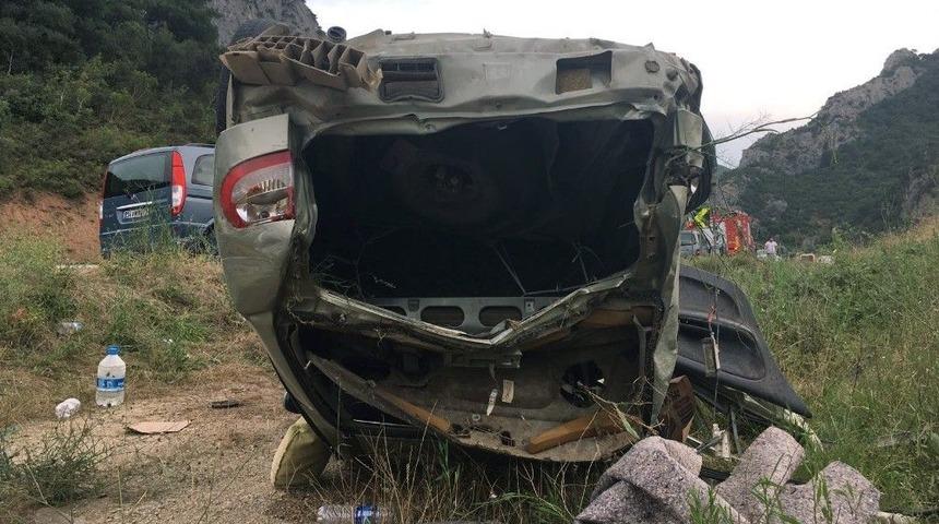 Bayramlaşmaya Giderken Kaza Yaptılar: 4 Yaralı