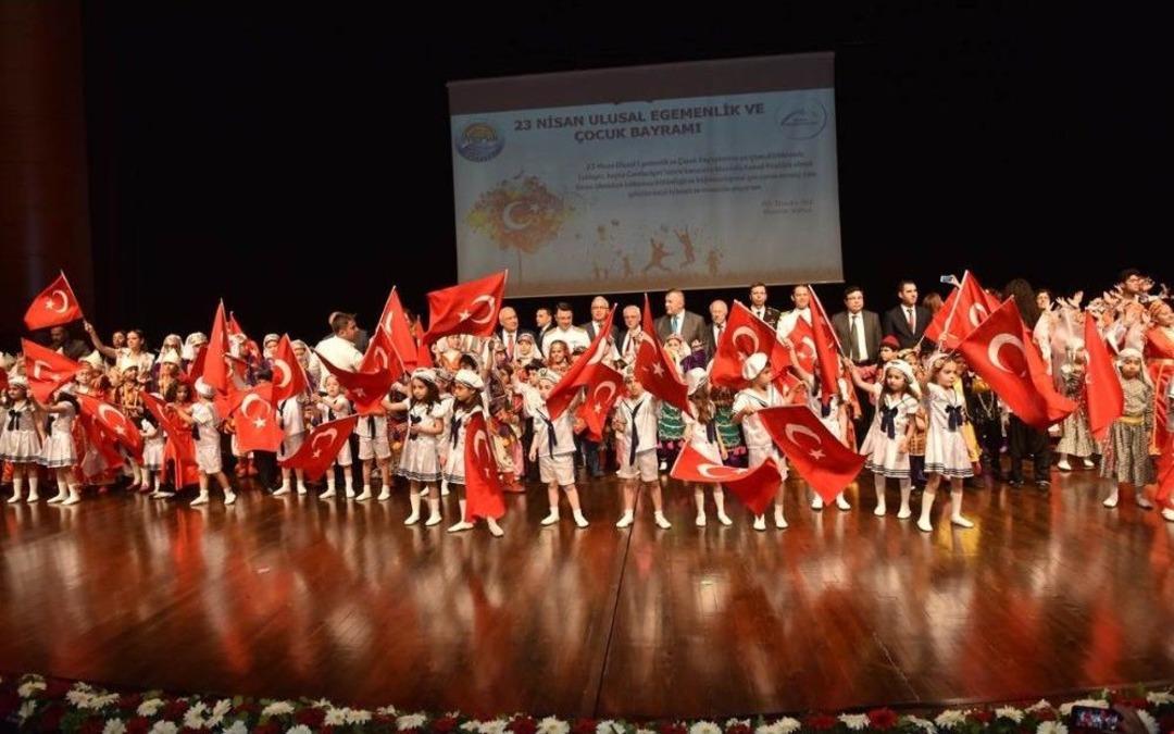 Mersin&rsquo;de 23 Nisan Coşkusu