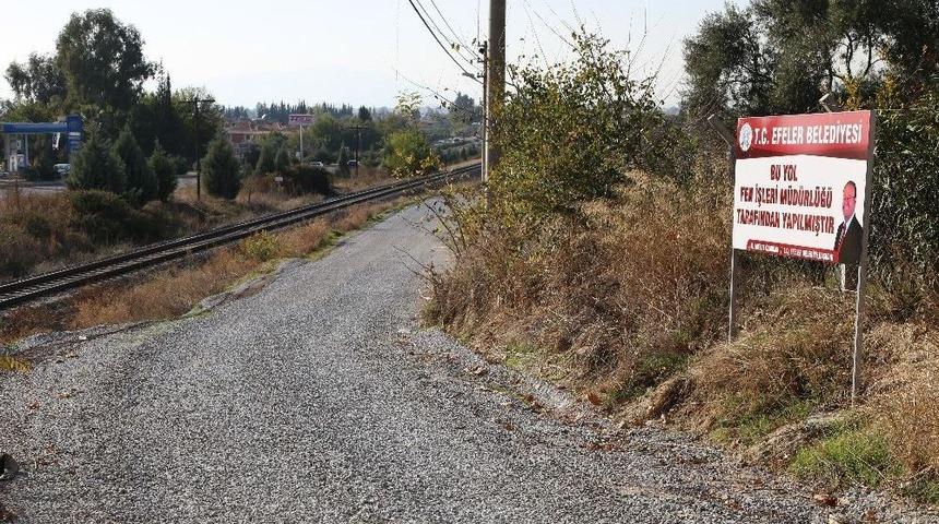 Efeler&rsquo;de Ham Yollarda Satih Asfalt Kaplama &Ccedil;alışması Yapıldı