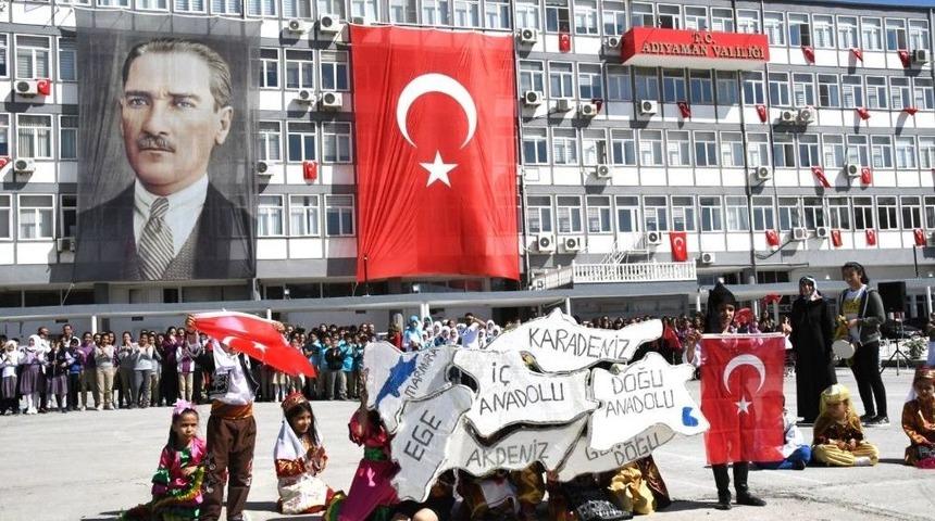 23 Nisan Adıyaman&rsquo;da Coşkuyla Kutlandı