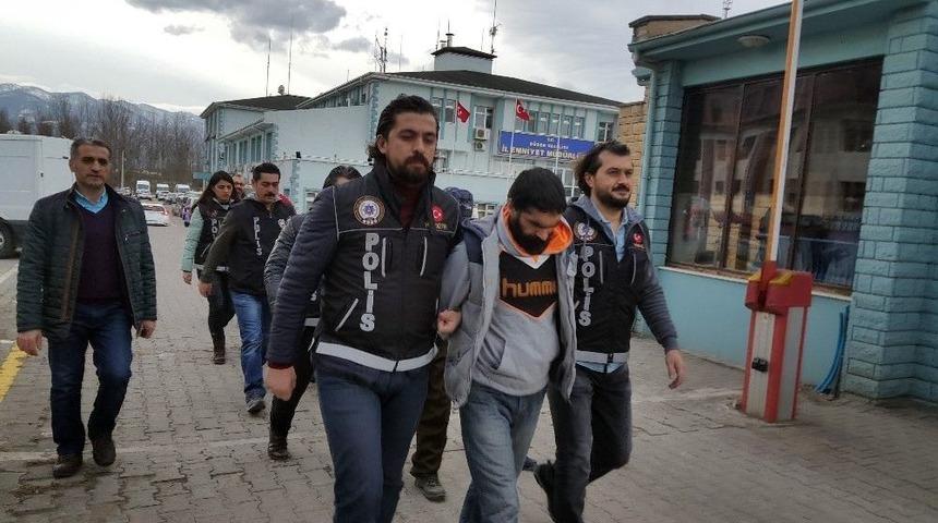 D&uuml;zce&rsquo;de Polisten Uyuşturucu Operasyonu