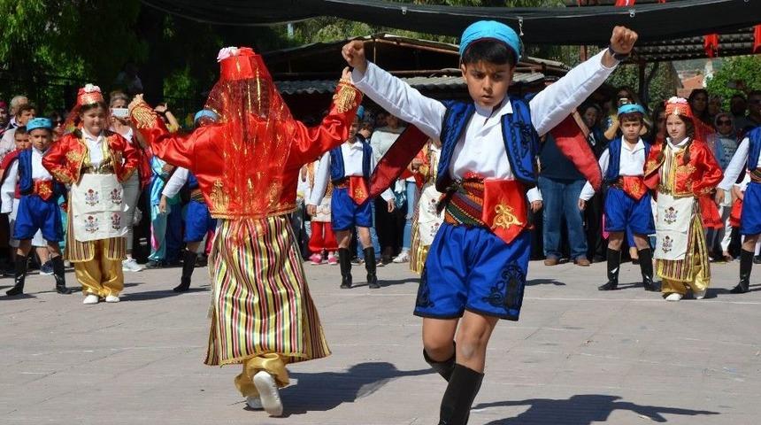 Milas&rsquo;ta 98. Yıl D&ouml;n&uuml;m&uuml; Coşkusu