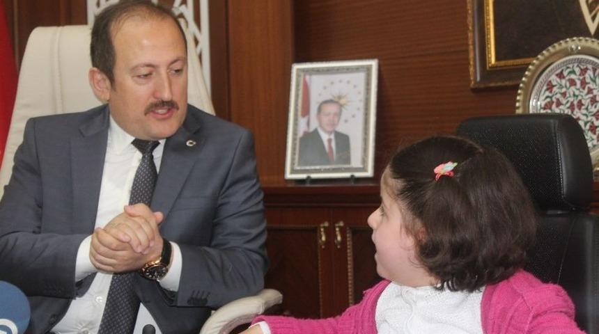 Vali Koltuğu Engelli &Ouml;ğrencinin