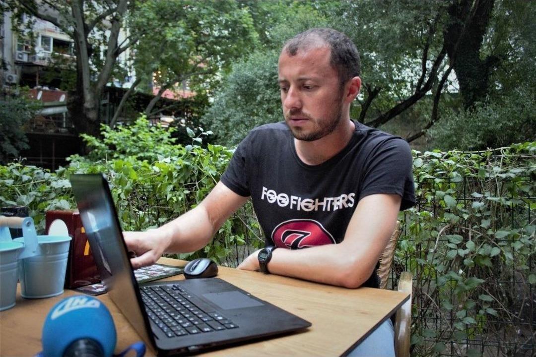 İşinden İstifa Etti D&uuml;nya Turuna &Ccedil;ıktı, 1 Yılda Başına Gelmeyen Kalmadı