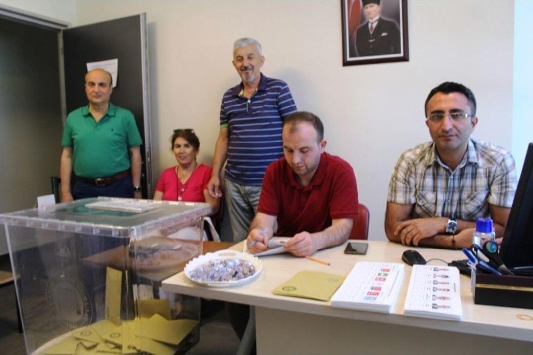 Sandığı Bayramda Da Yalnız Bırakmadılar