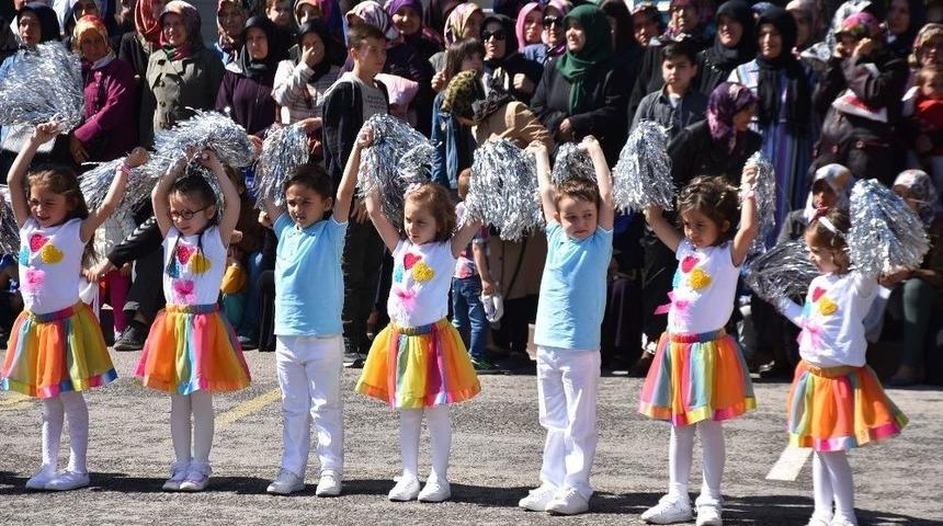 Dursunbey&rsquo;de 23 Nisan Coşkusu