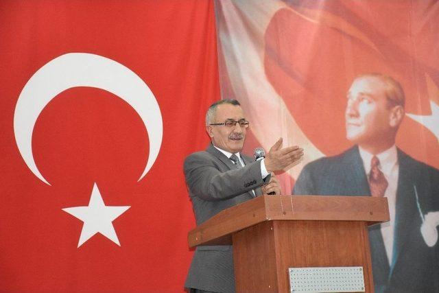 Reşadiye’de İlçe Protokolü Şiir Okudu