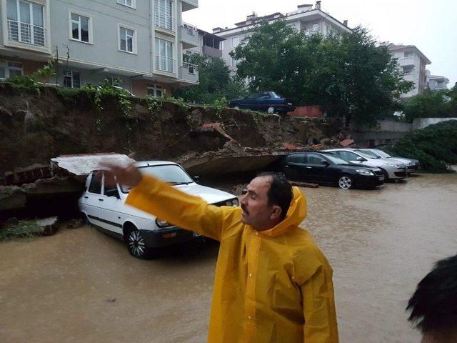 Erbaa’da Sağanak Yağış Ve Fırtına Maddi Hasara Neden Oldu