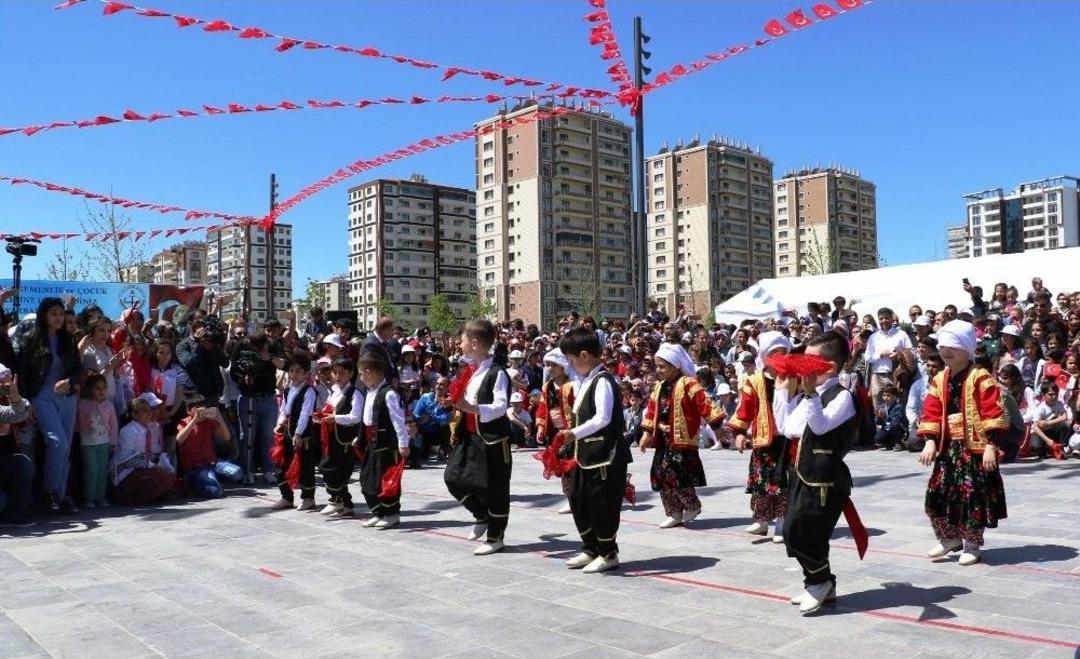 G&uuml;neydoğu&rsquo;da 23 Nisan Ulusal Egemenlik Ve &Ccedil;ocuk Bayramı Coşkuyla Kutlandı