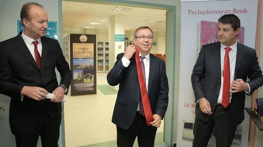 Rekt&ouml;r Tabakoğlu&rsquo;ndan &lsquo;edirne Kırmızısı&rsquo; İle Yeni Yıl Mesajı