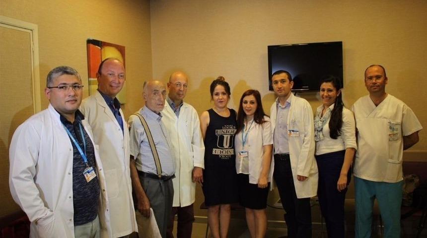 Babalar G&uuml;n&uuml; &Ouml;ncesinde Babasına Hayat Hediyesi