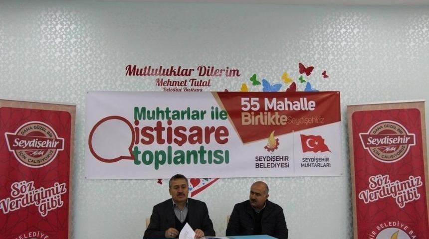 Başkan Tutal, Muhtarlarla Karla M&uuml;cadele Toplantısı D&uuml;zenledi