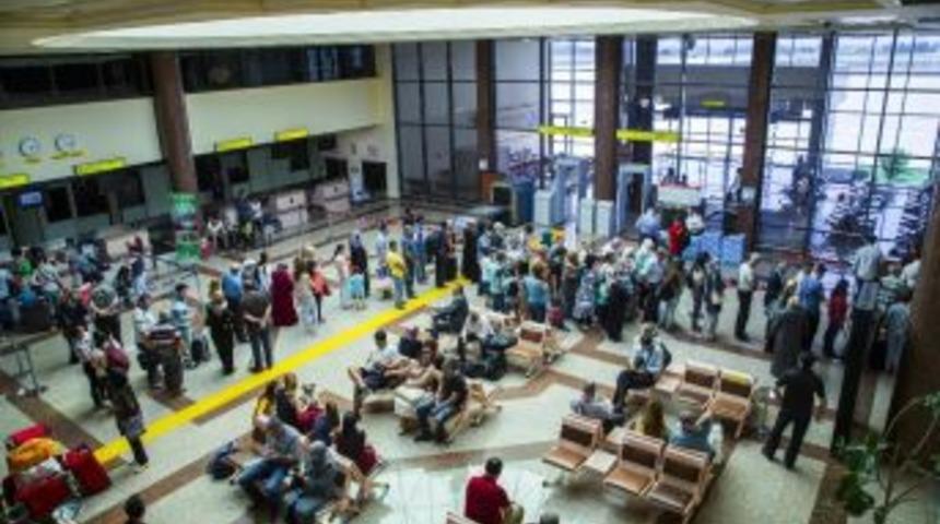 &Ouml;zel G&uuml;venlik&ccedil;ilerin Dikkati Sonunda Havaalanında Esrar Ele Ge&ccedil;irildi