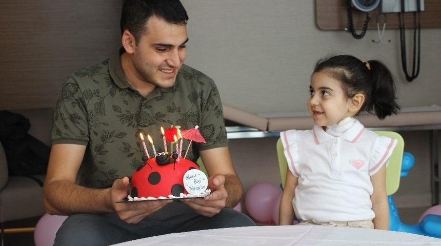 (&ouml;zel) Babalar G&uuml;n&uuml;&rsquo;nde Evlatlarına B&ouml;breklerini Verdiler