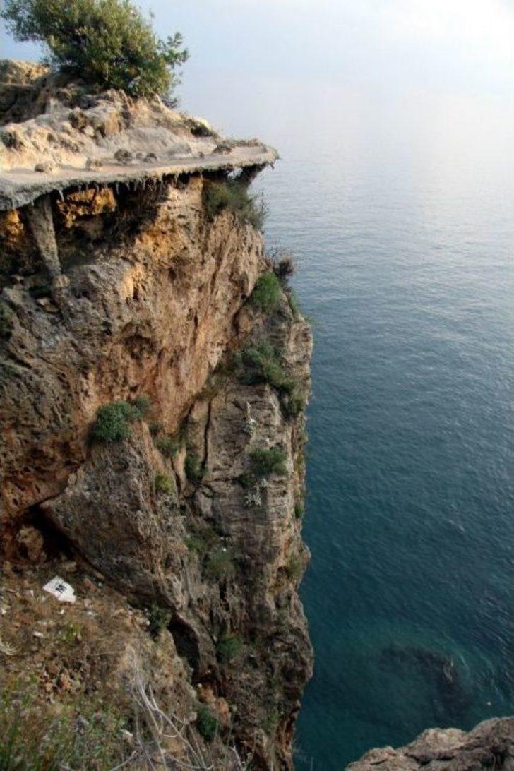 Oğlu 30 Metreden Denize Düşerek Ölen Annenin Falezlere Güvenlik Önlemi Mücadelesi G4