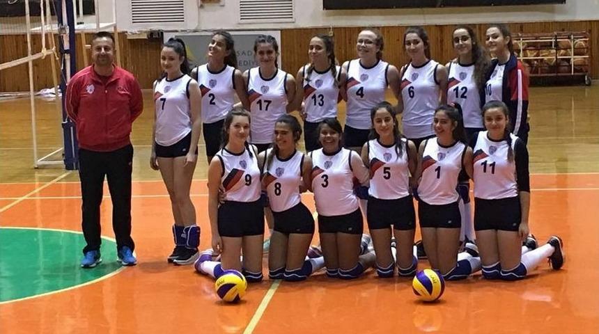 Didim Belediyespor Bayan Voleybol Takımları 3&rsquo;te 3 Yaptı