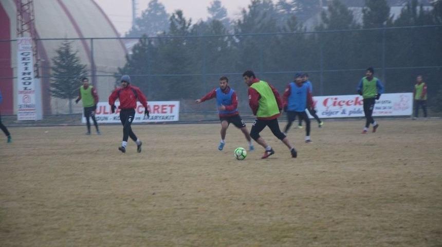 Şuhut Belediye Hisarspor Kamp &Ouml;ncesi Son Antrenmanına &Ccedil;ıktı