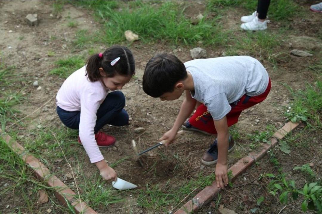 Antandros&rsquo;un K&uuml;&ccedil;&uuml;k Arkeologları İş Başında